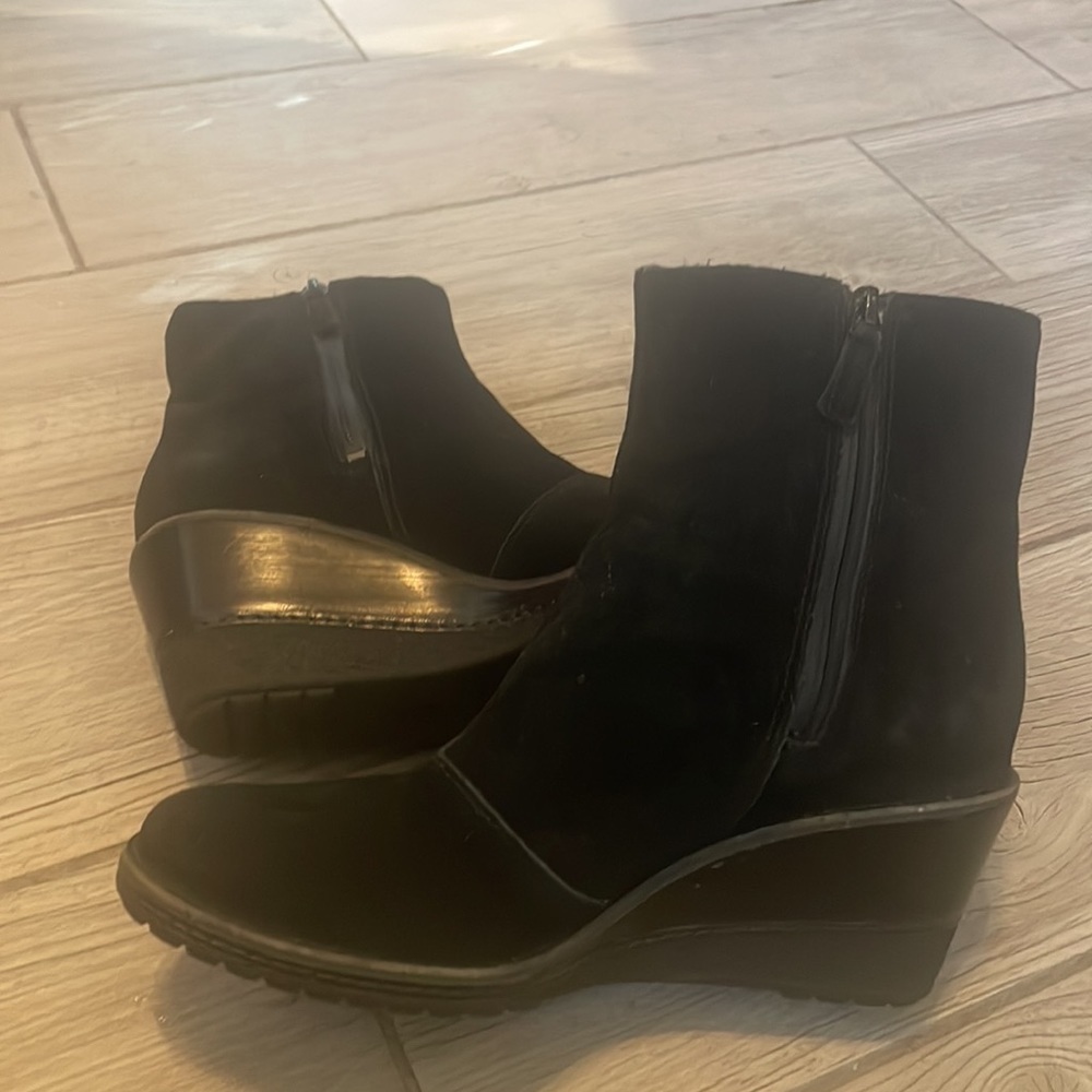 Cole Haan Suede Boots - 7 1/2 - Picture 7 of 8
